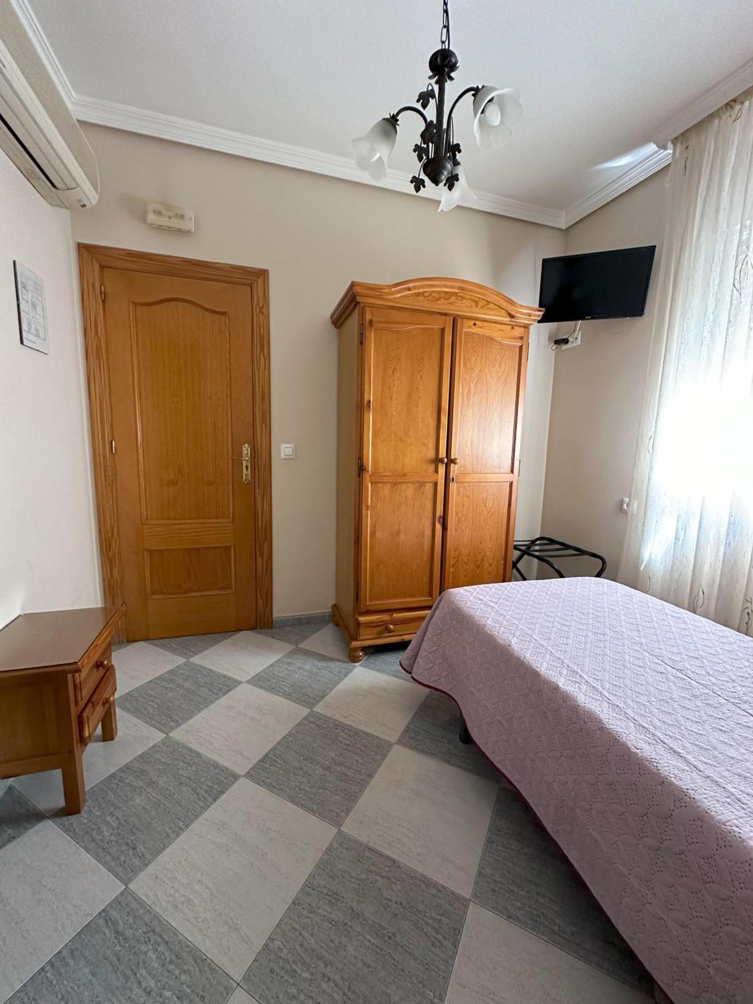 Hostal Avenida Табернас Екстер'єр фото